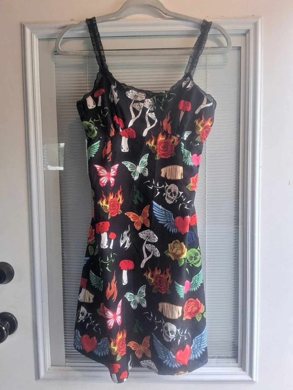 ROMWE Goth Butterfly & Mushroom Print Contrast Lace Cami Dress Lace Cami Mini
